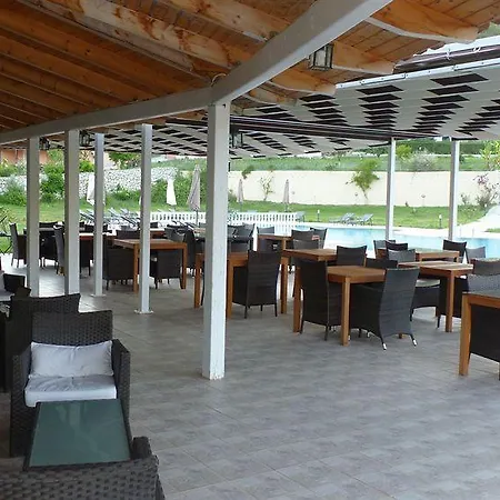 מלון Pacifae Golden Village קאטליוס