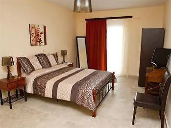 מלון Pacifae Golden Village 3*